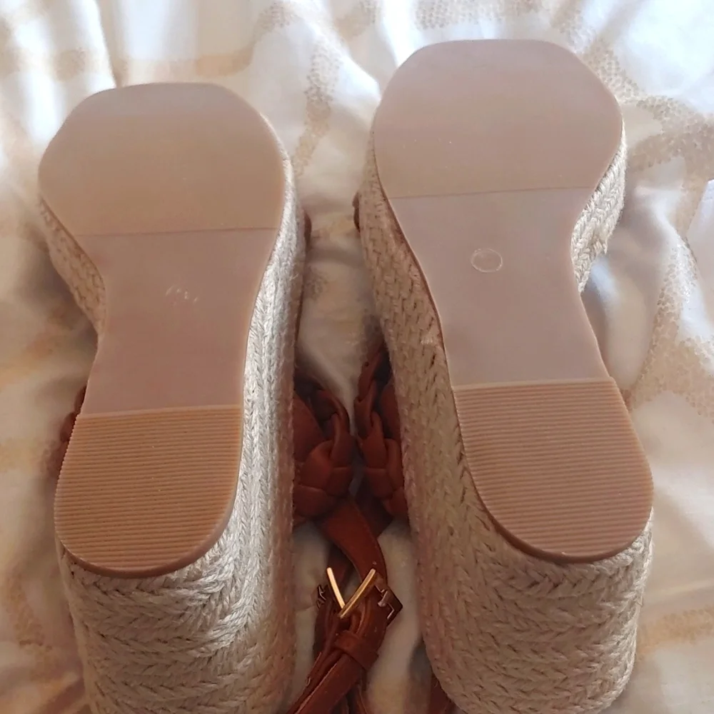 Sandals - Picture 1 of 5